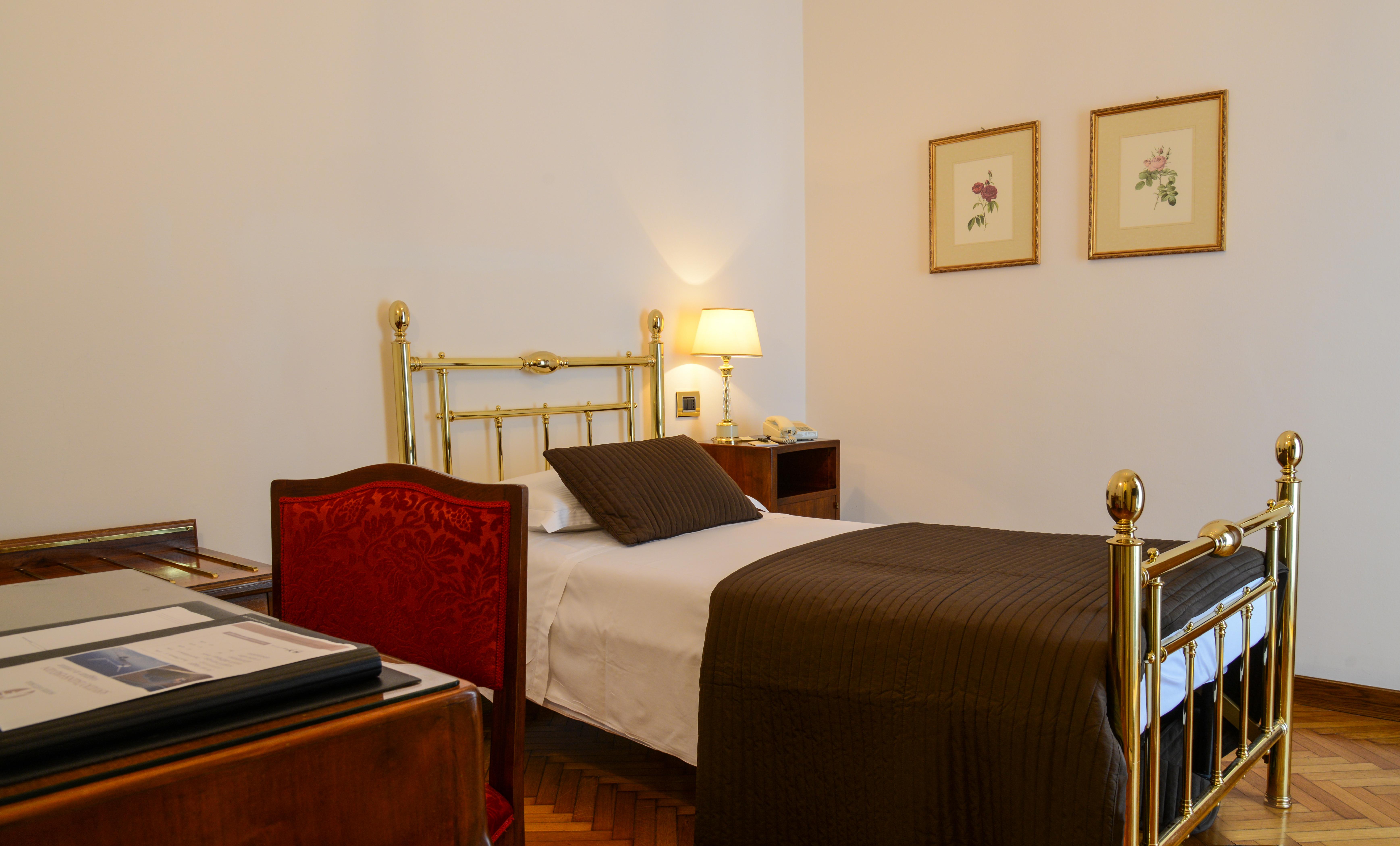 Hotel Vittoria Brescia Eksteriør bilde A single room