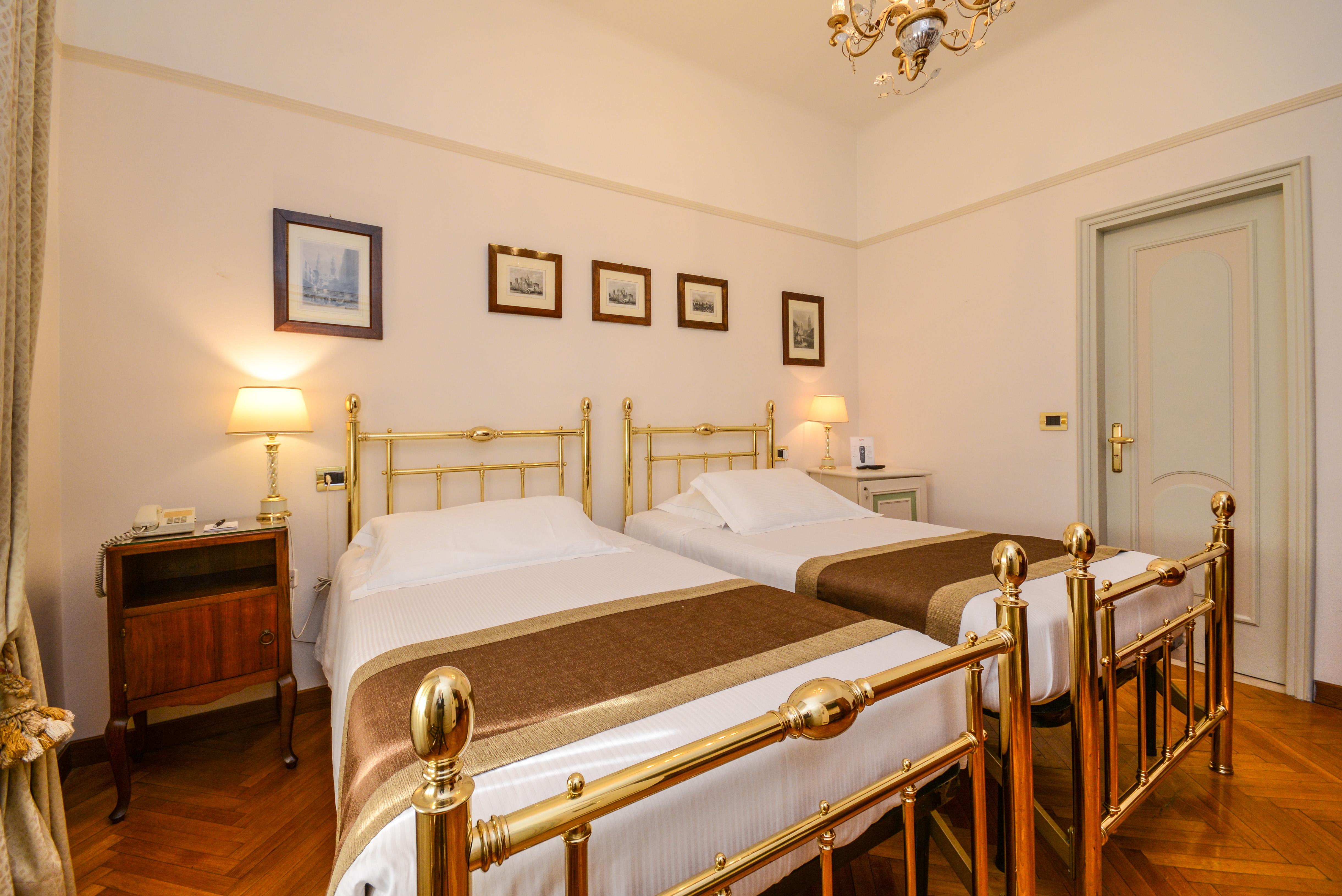 Hotel Vittoria Brescia Eksteriør bilde A room at the hotel