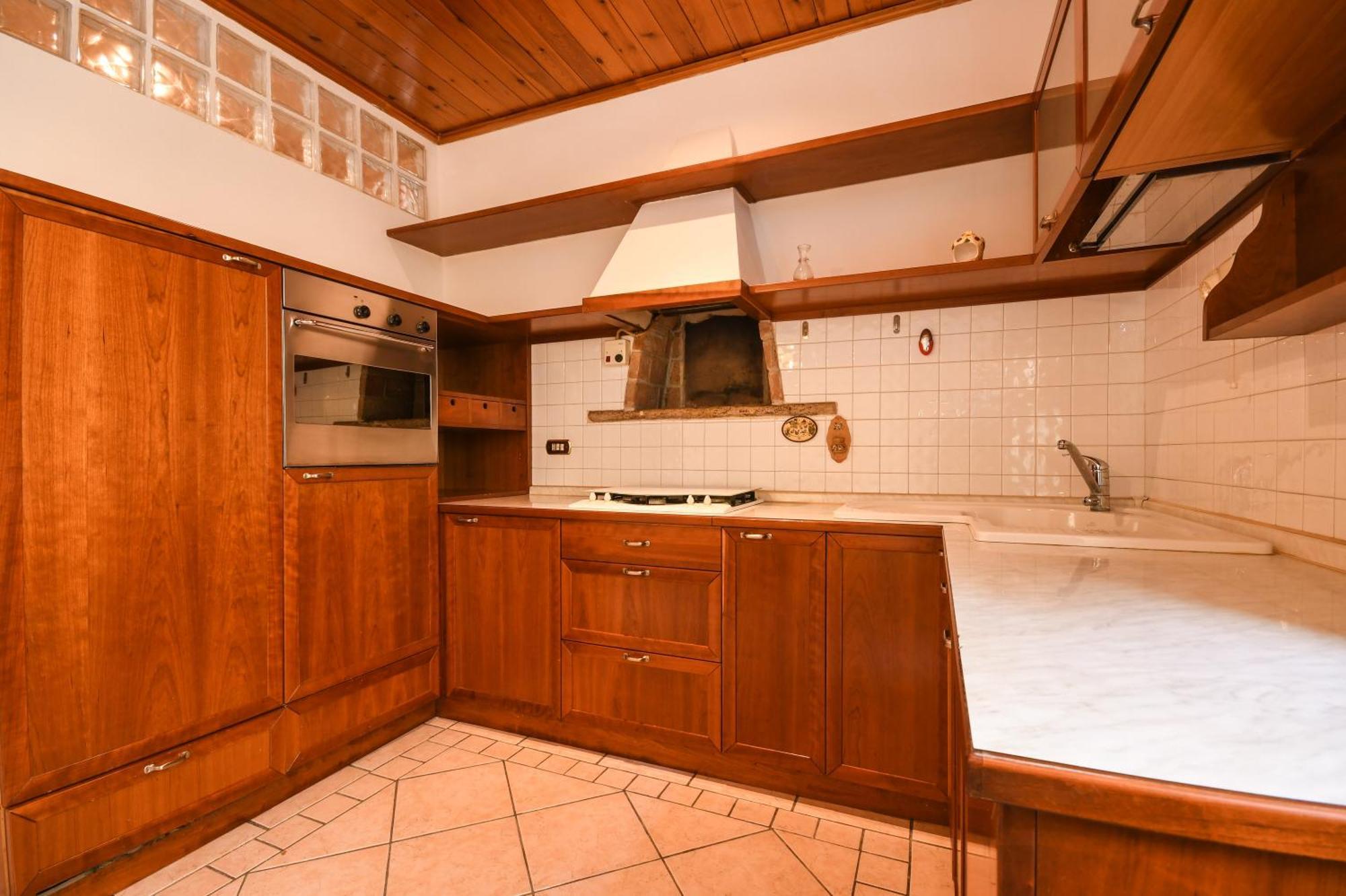 Hotel Vittoria Brescia Eksteriør bilde A typical kitchen